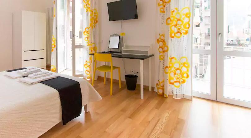 Via Colombo Holiday Rooms La Spezia Exterior photo