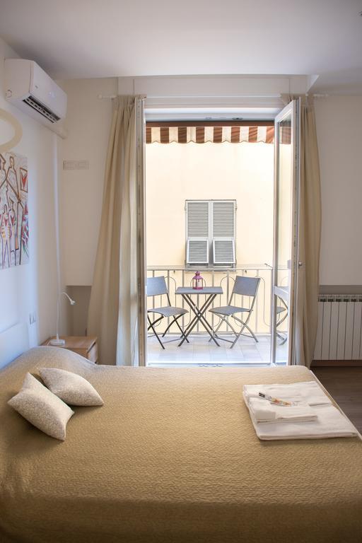 Via Colombo Holiday Rooms La Spezia Exterior photo
